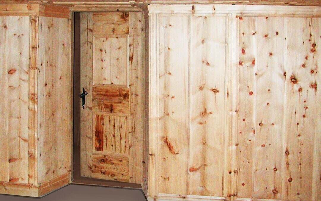 Altholz Wand und Türe